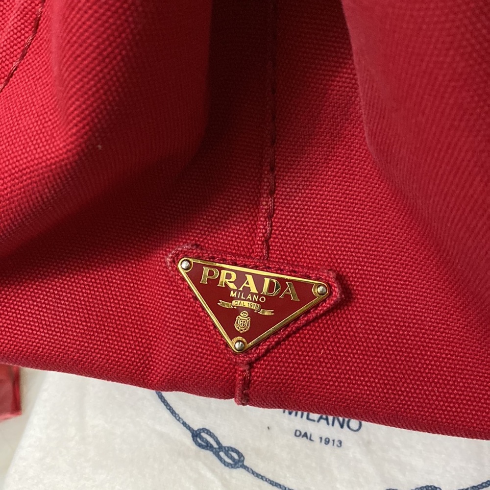 💯% Authentic PRADA CANAPA - Picture 10 of 17